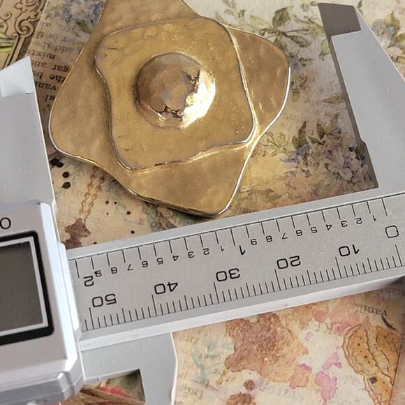 Brooch Women Vintage Pin Modernist Gold Tone Hammered Abstract Brooch - Picture 4 of 10